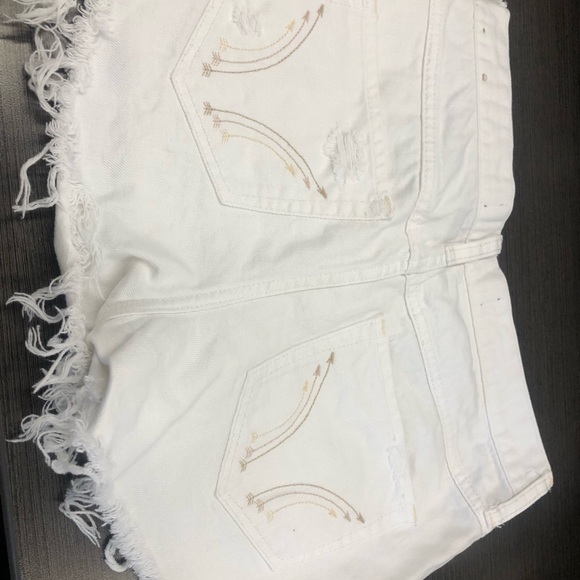 Hollister distressed short short high rise shorts sz 5 good used condition - Picture 5 of 5